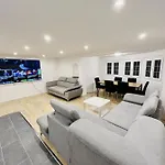 Apartment Apartment *