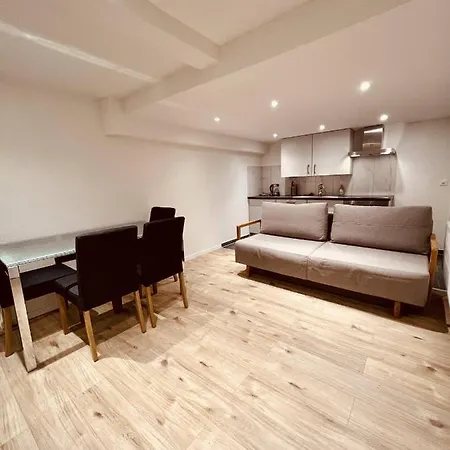 Διαμέρισμα Apartment